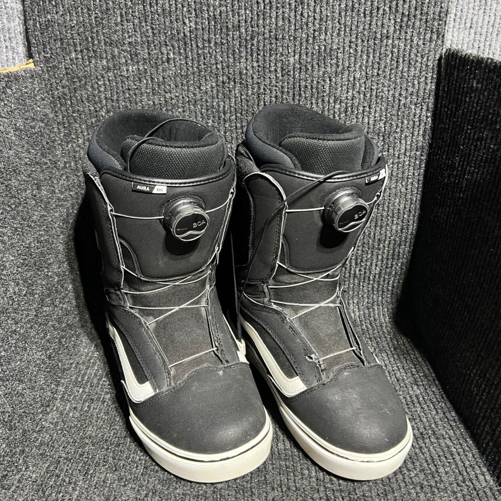 Vans Aura OG Snowboard Boots Mens 10 Black White BOA Coiler V1 UltraCush *READ*